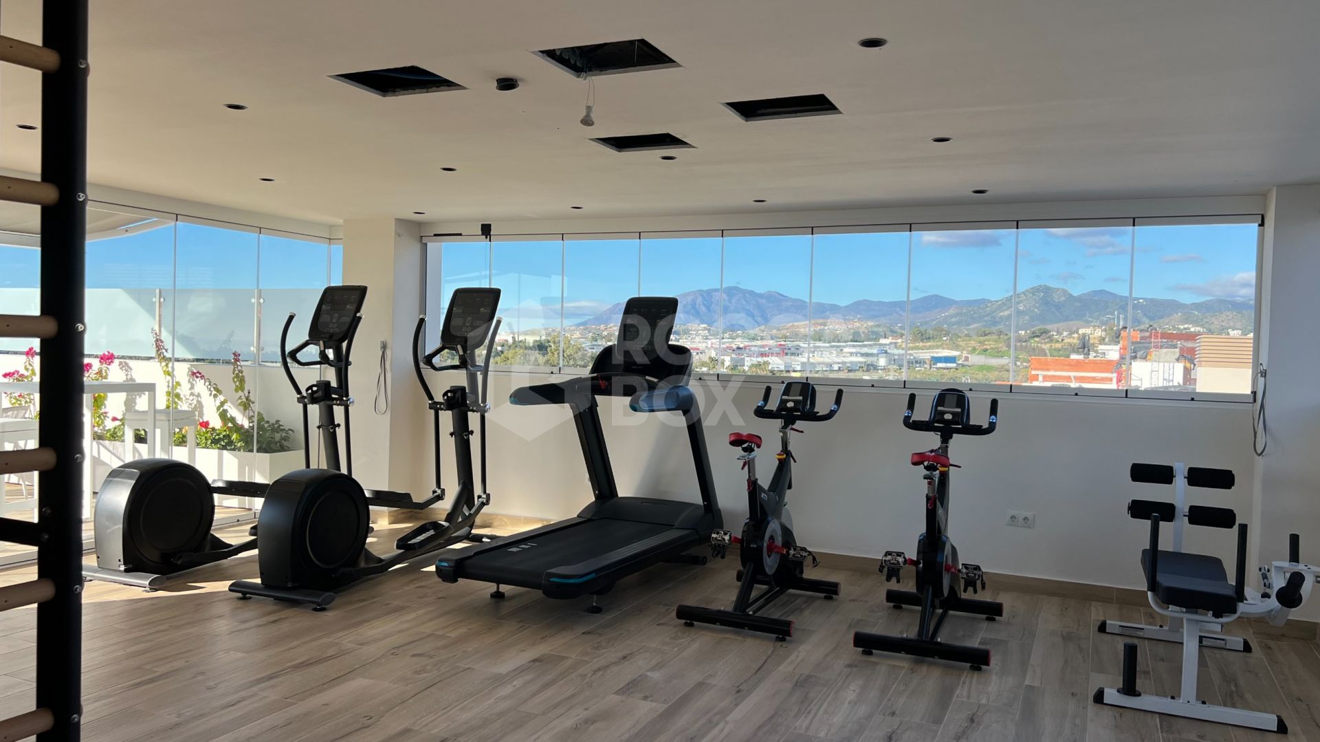 Key-ready 4-Bedroom Apartment in Albatros XV, Nueva Andalucia – Stunning Views