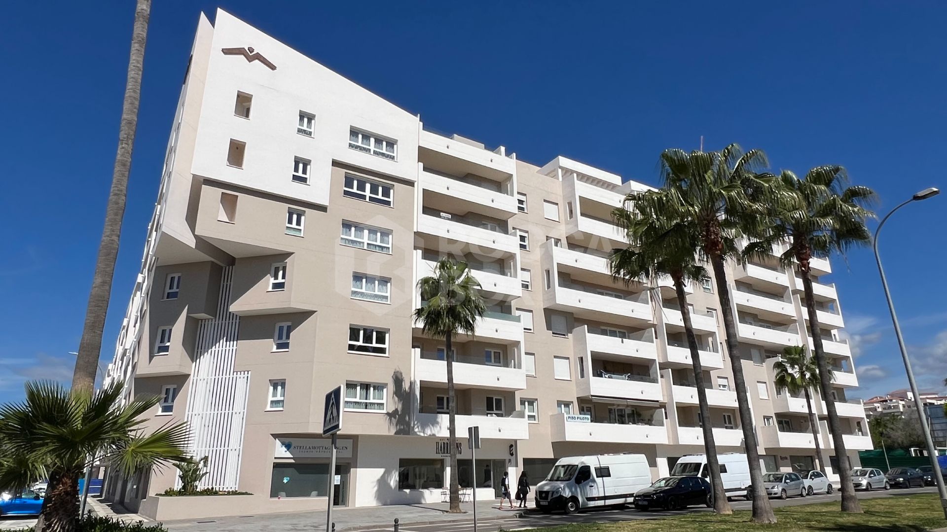 Key-ready 4-Bedroom Apartment in Albatros XV, Nueva Andalucia – Stunning Views