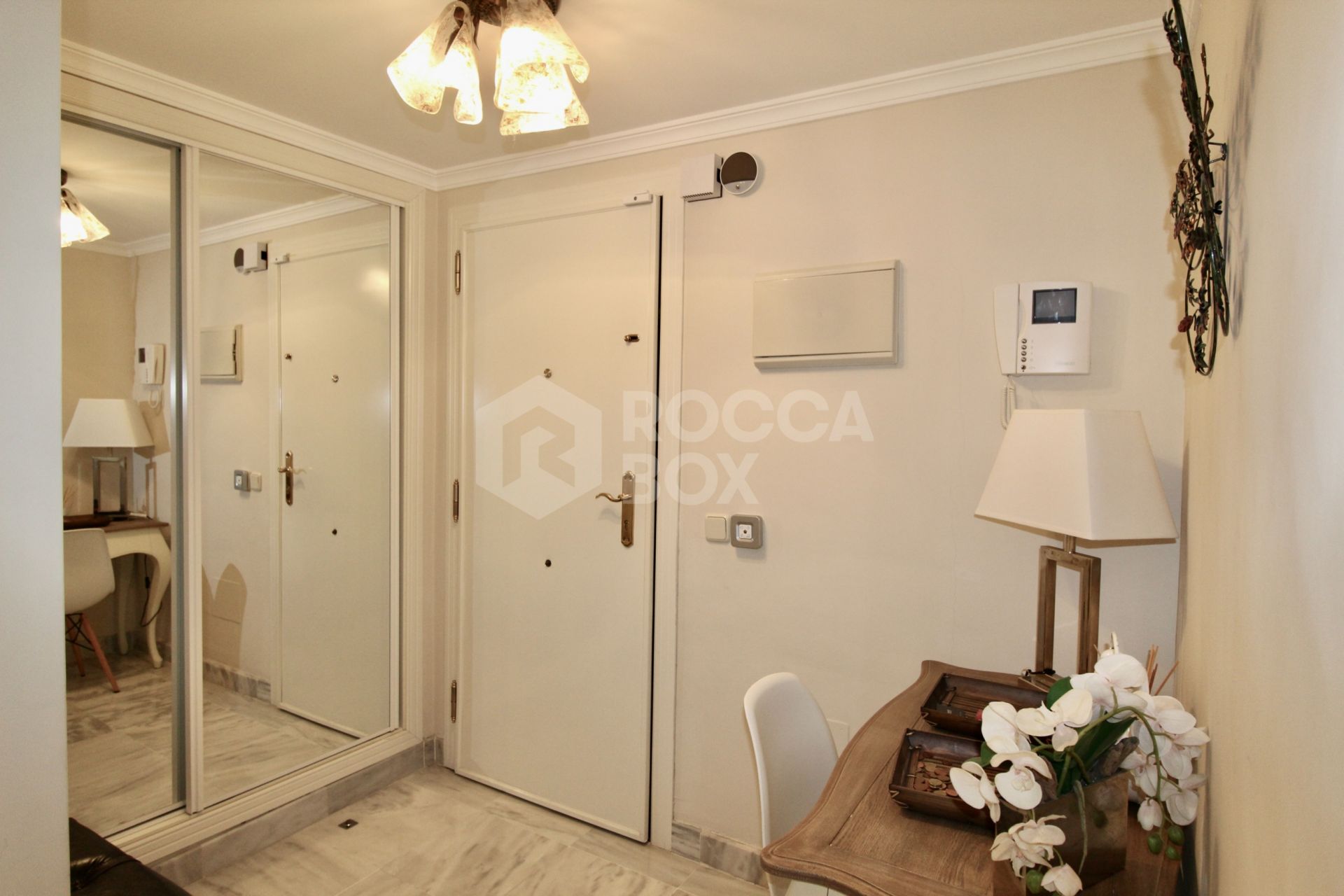 3-Bedroom Corner Apartment for Sale and Long-Term Rent in Nueva Andalucía, Marbella