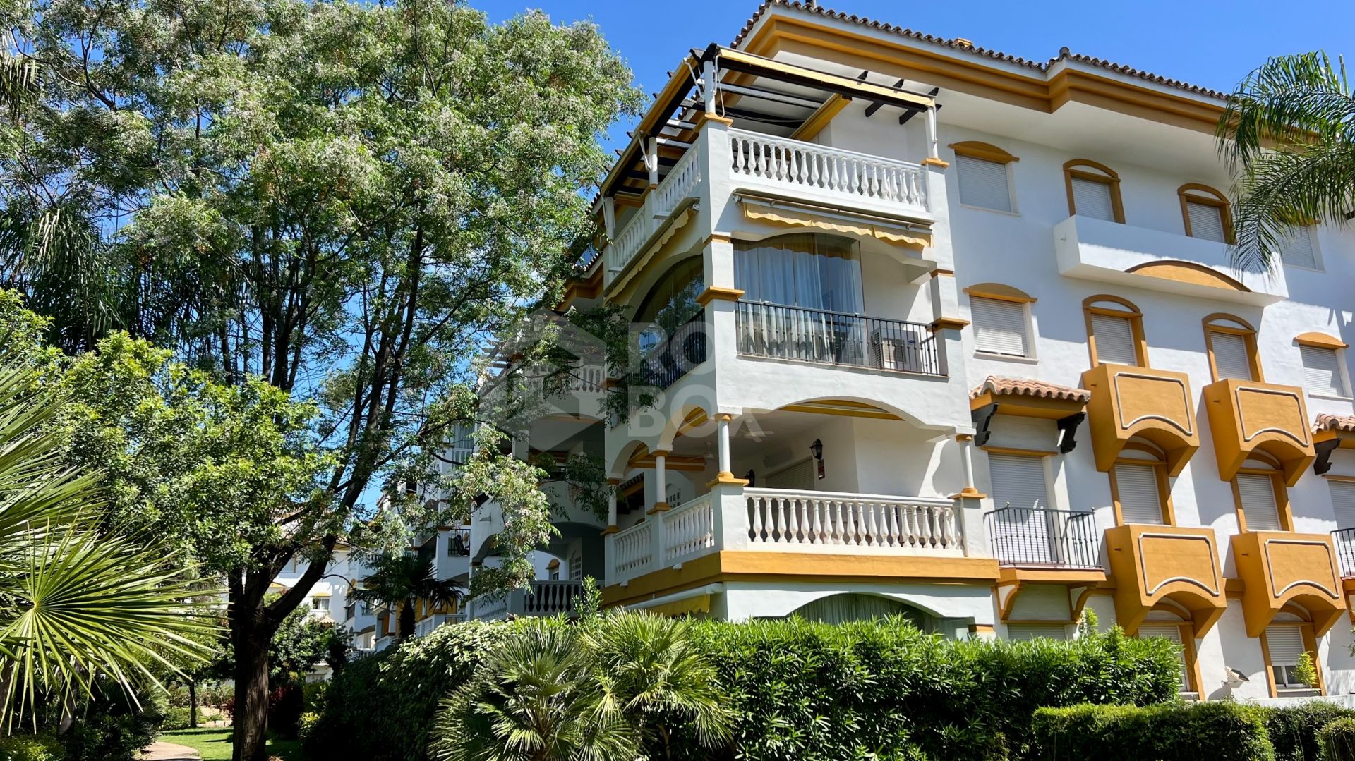 3-Bedroom Corner Apartment for Sale and Long-Term Rent in Nueva Andalucía, Marbella