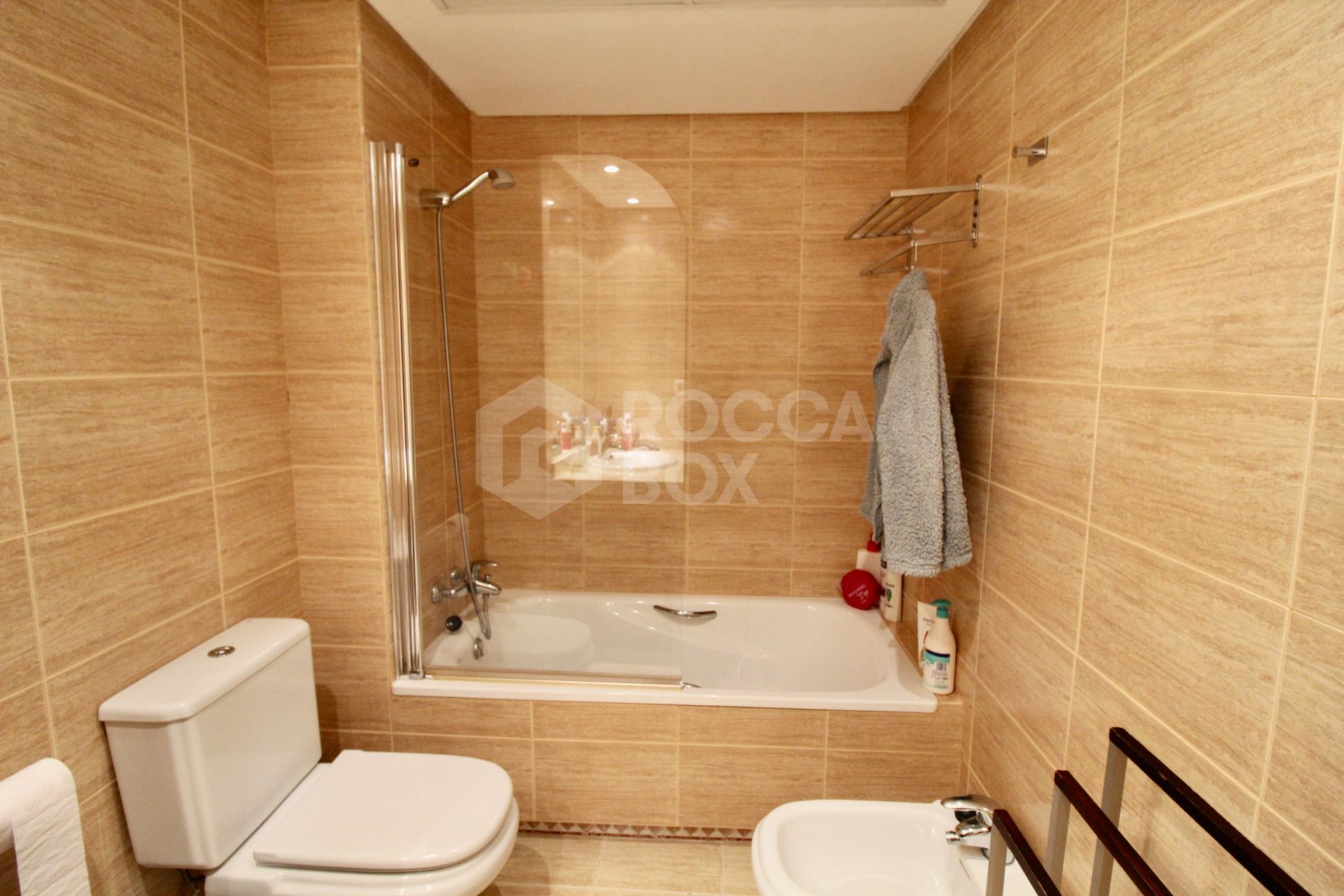 3-Bedroom Corner Apartment for Sale and Long-Term Rent in Nueva Andalucía, Marbella