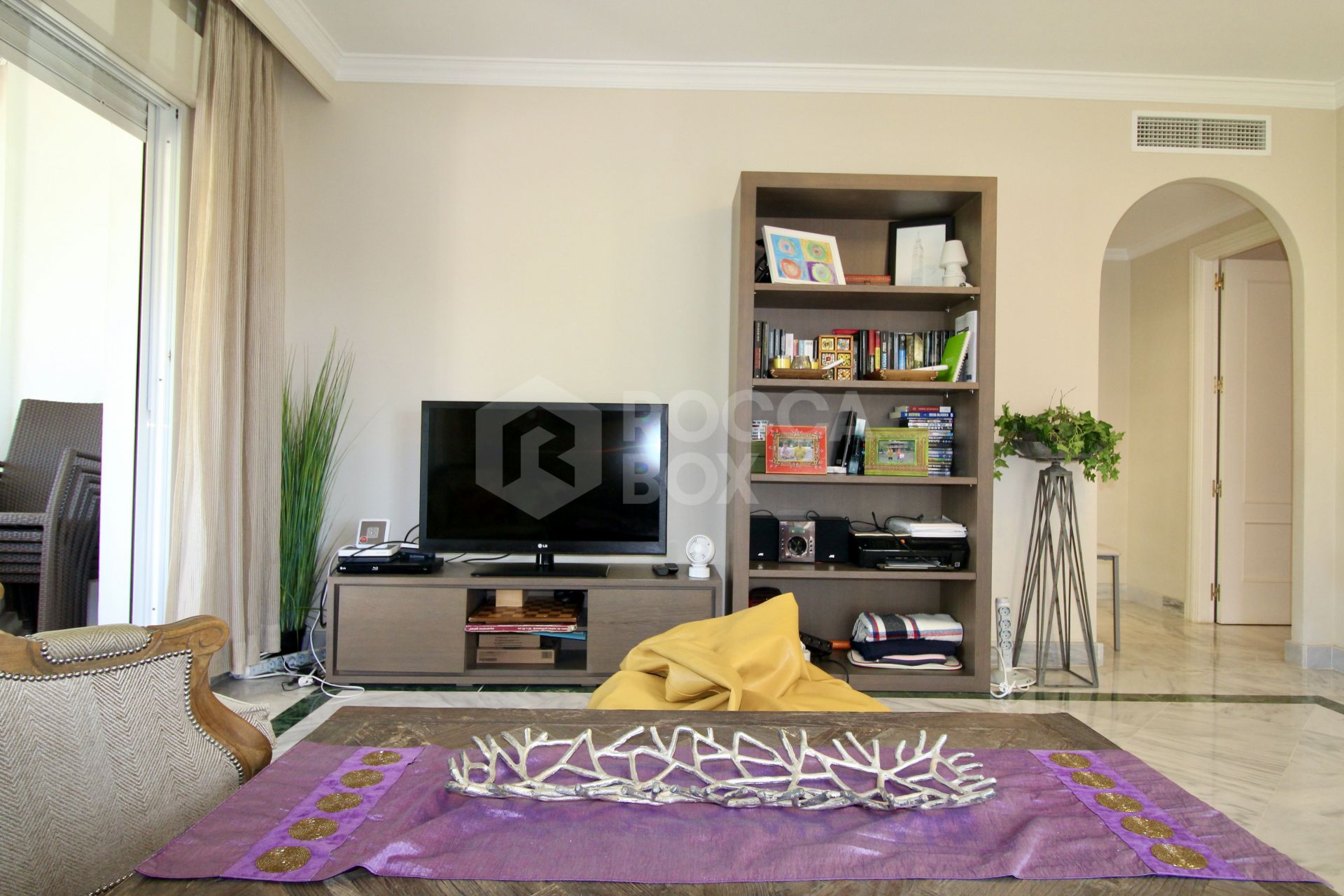 3-Bedroom Corner Apartment for Sale and Long-Term Rent in Nueva Andalucía, Marbella