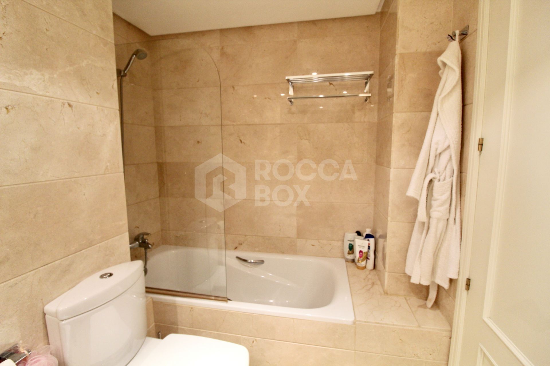 3-Bedroom Corner Apartment for Sale and Long-Term Rent in Nueva Andalucía, Marbella