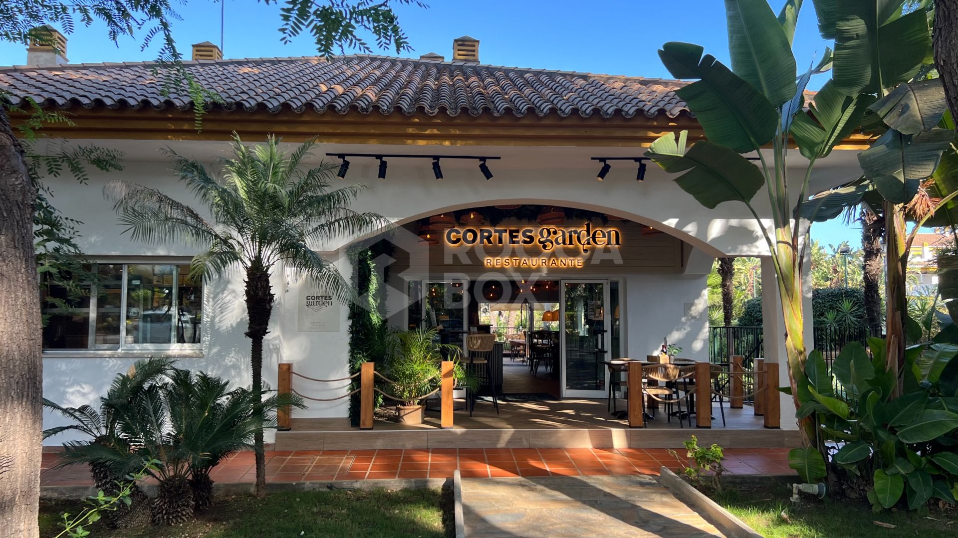 3-Bedroom Corner Apartment for Sale and Long-Term Rent in Nueva Andalucía, Marbella