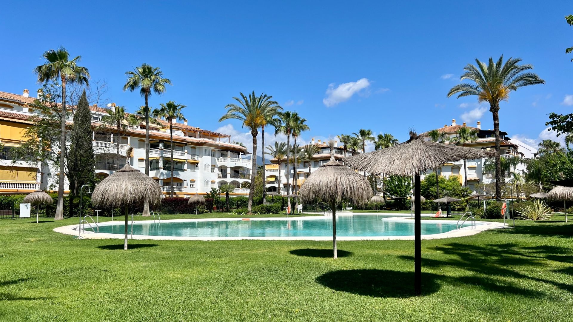 3-Bedroom Corner Apartment for Sale and Long-Term Rent in Nueva Andalucía, Marbella
