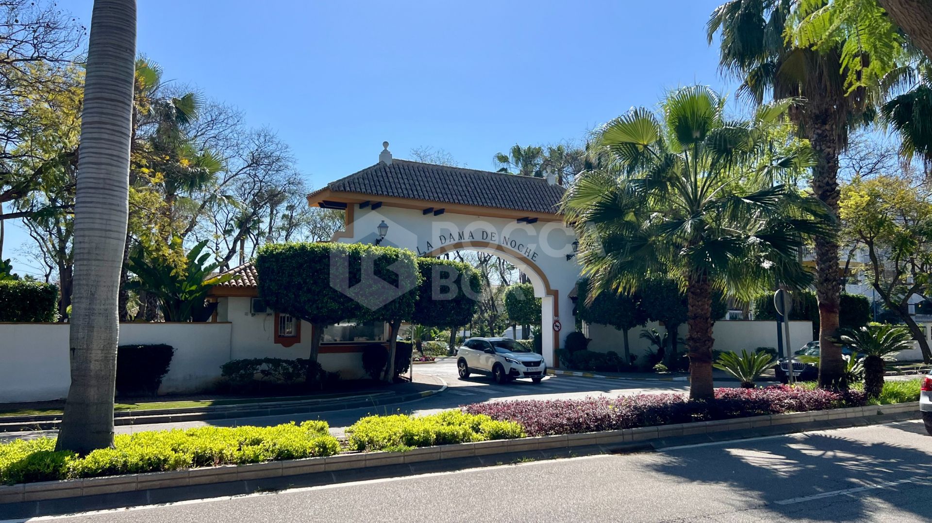 3-Bedroom Corner Apartment for Sale and Long-Term Rent in Nueva Andalucía, Marbella