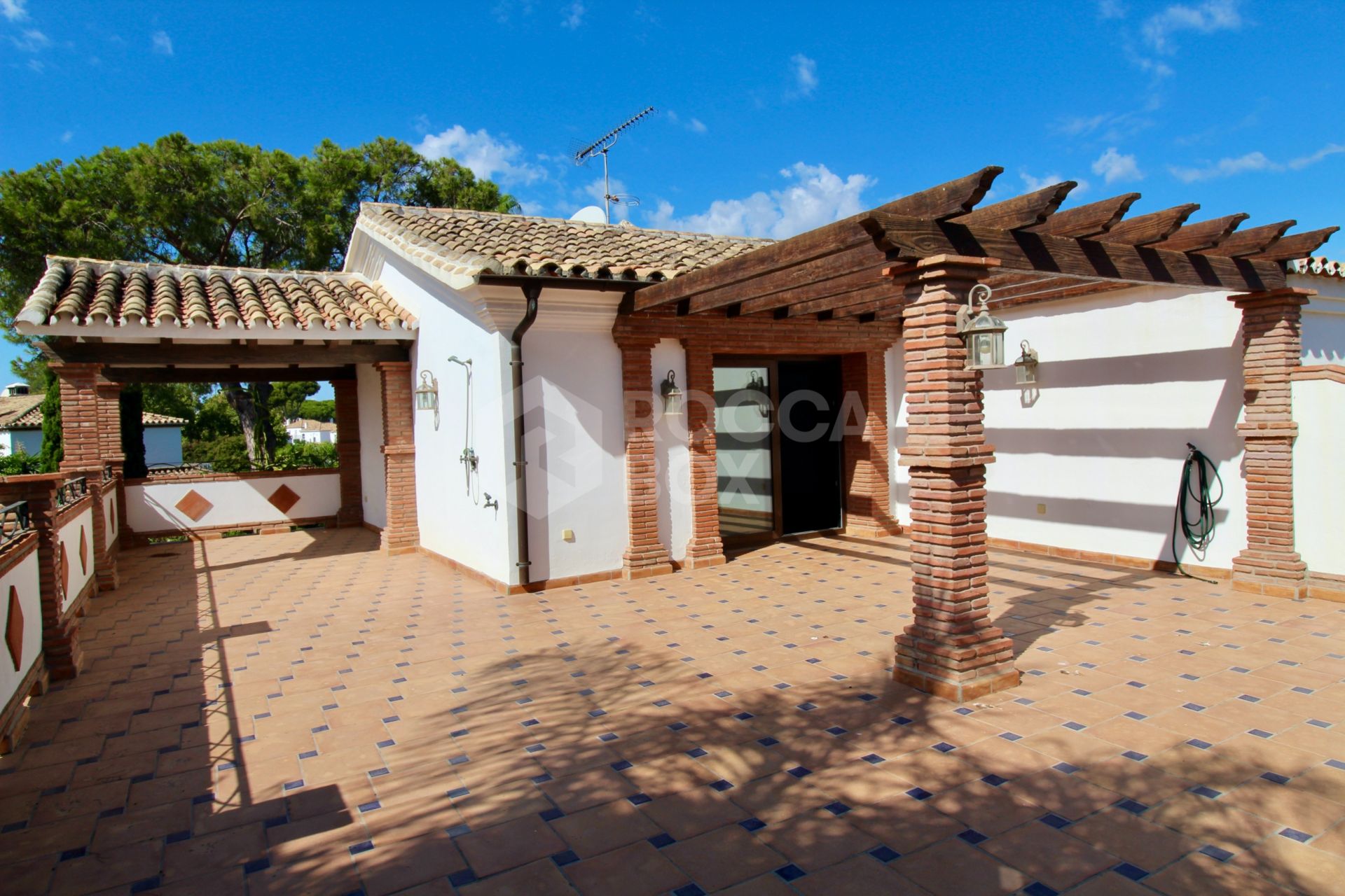 Beachside Mediterranean Villa for Sale in El Presidente, Marbella – Investment Opportunity