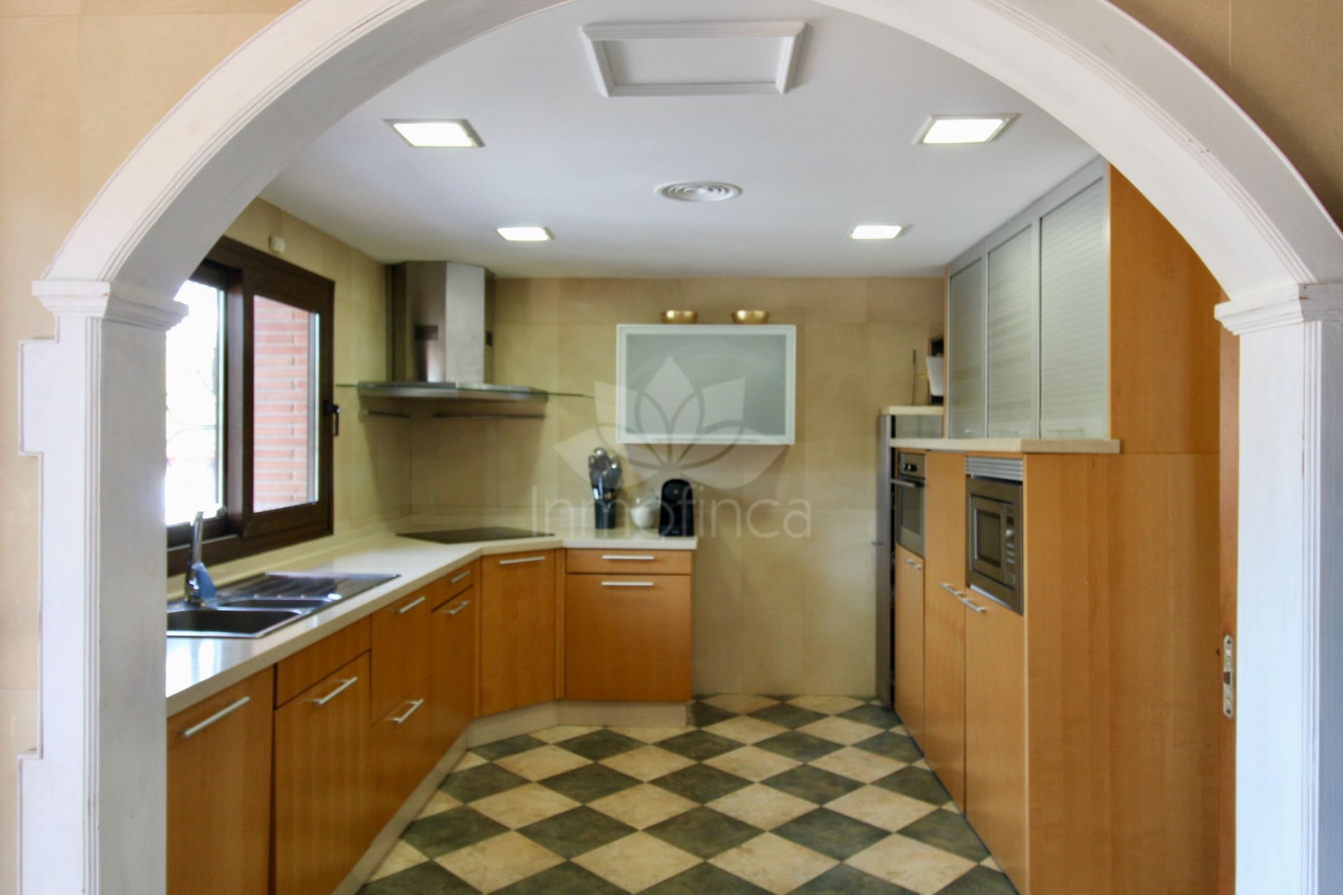 Villa in El Presidente, Estepona