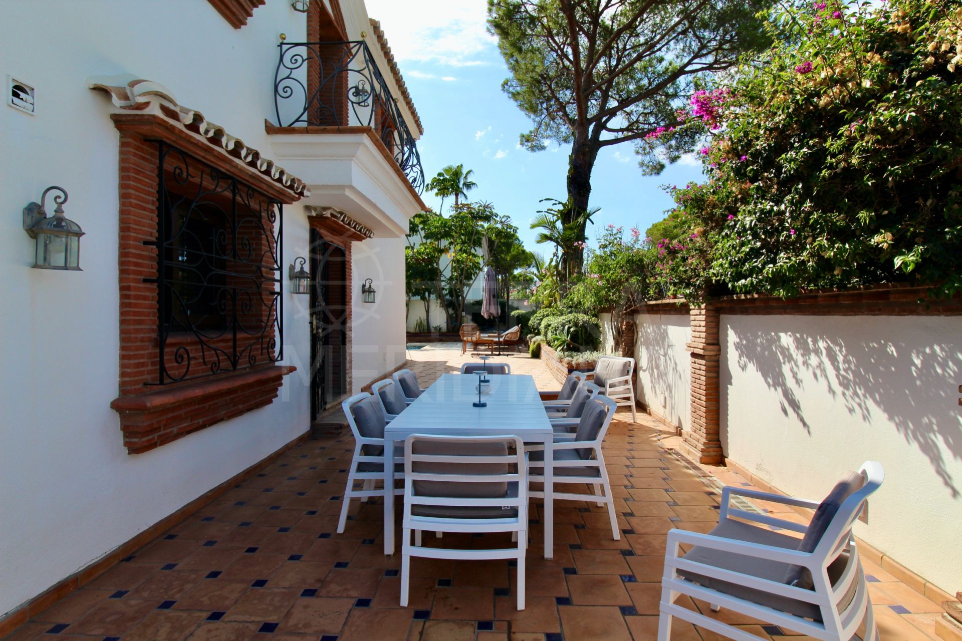 Villa in El Presidente, Estepona