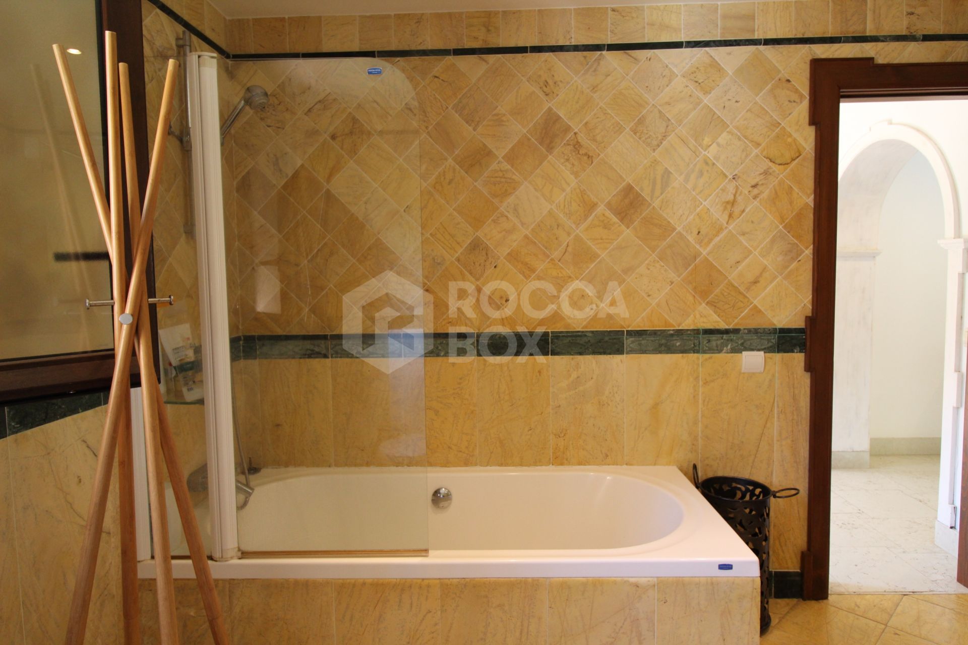 Beachside Mediterranean Villa for Sale in El Presidente, Marbella – Investment Opportunity