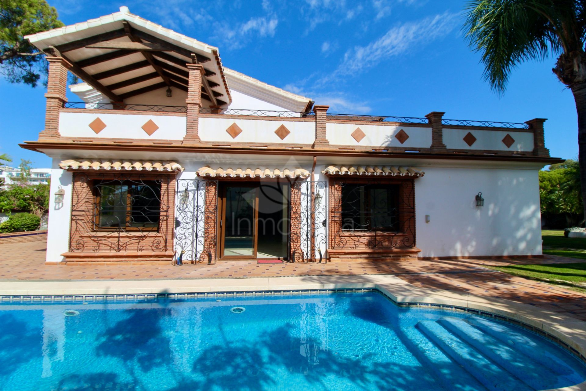 Villa in El Presidente, Estepona