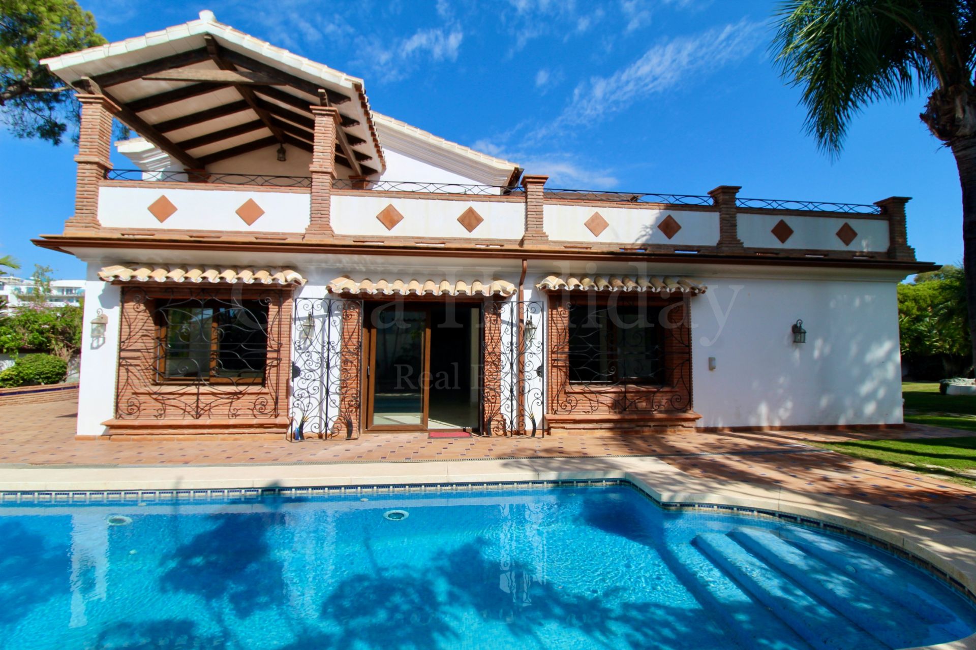 Villa en El Presidente, Estepona