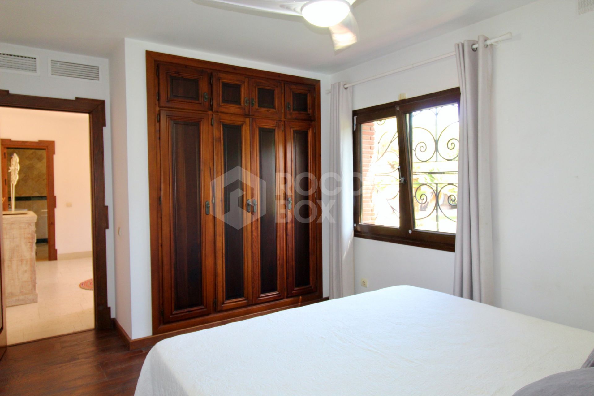 Beachside Mediterranean Villa for Sale in El Presidente, Marbella – Investment Opportunity