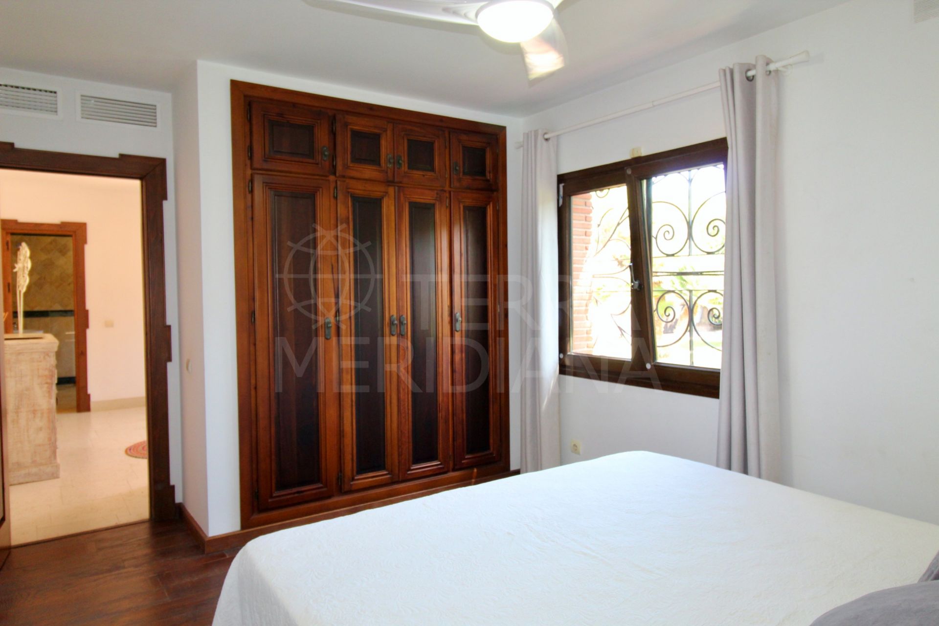 Villa in El Presidente, Estepona