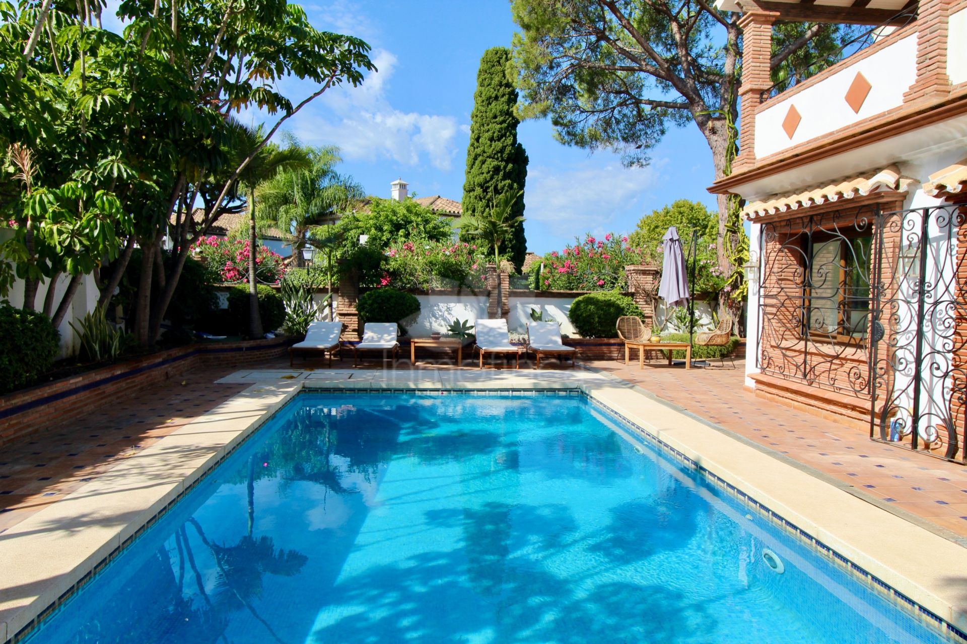 Villa in El Presidente, Estepona