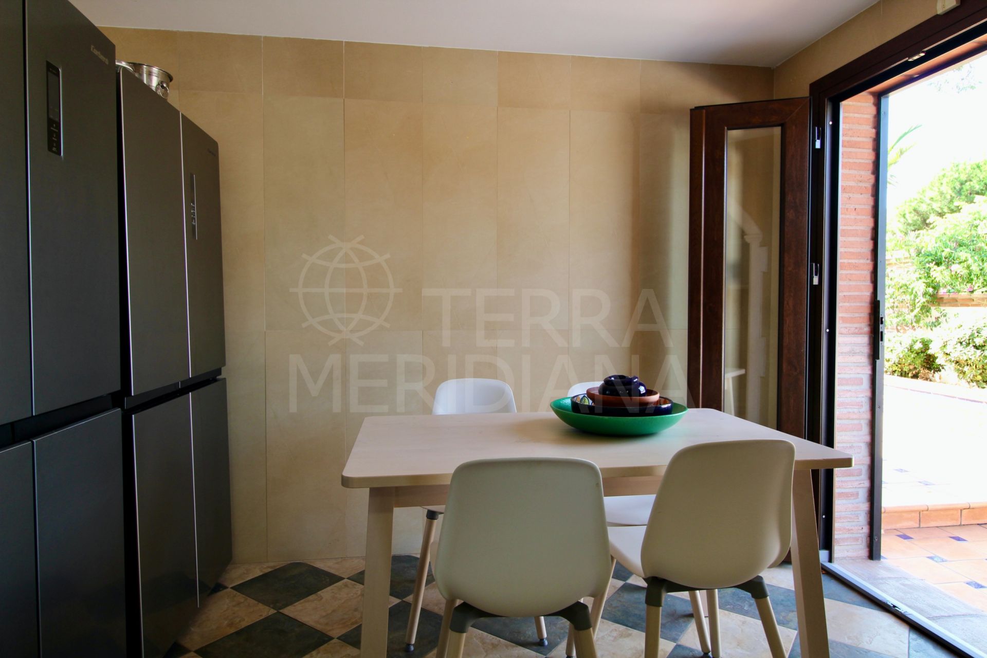 Villa in El Presidente, Estepona