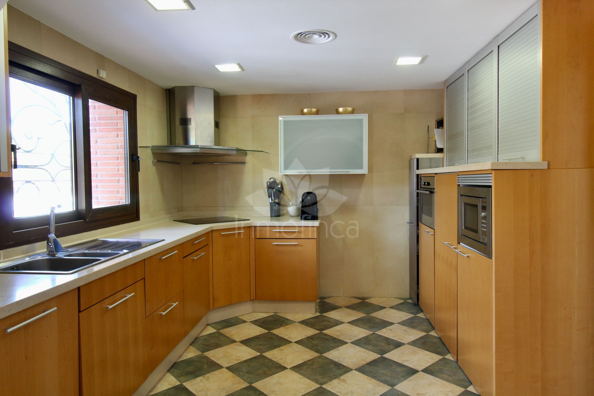 Villa in El Presidente, Estepona