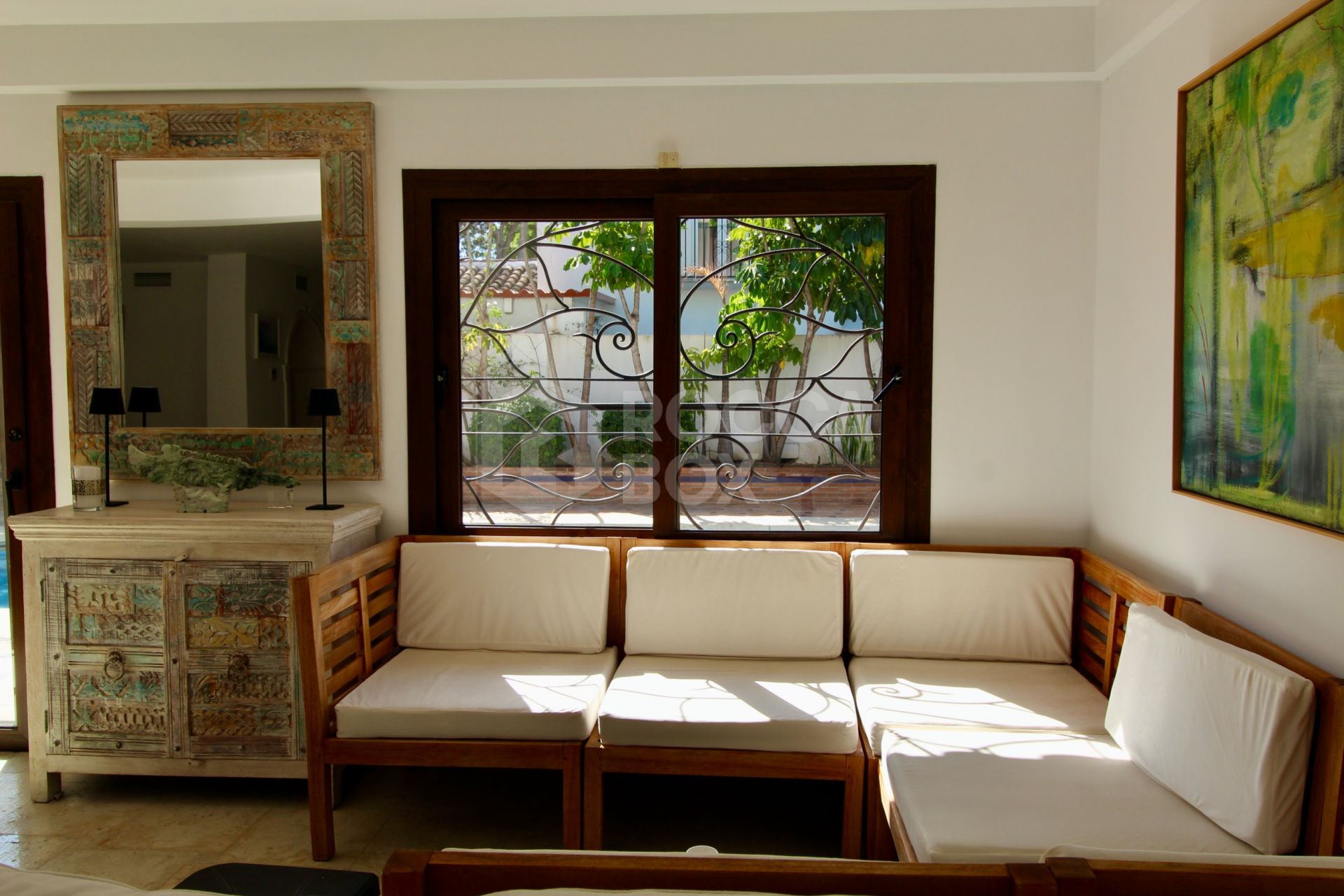 Beachside Mediterranean Villa for Sale in El Presidente, Marbella – Investment Opportunity