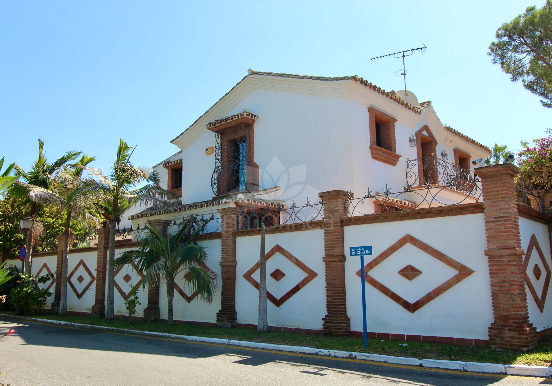 Villa in El Presidente, Estepona