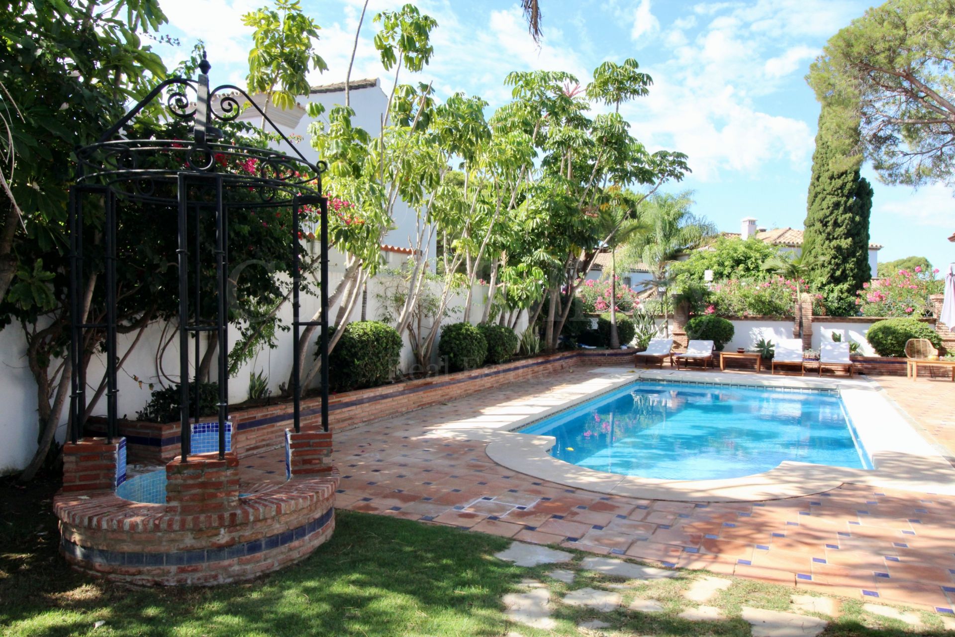 Villa en El Presidente, Estepona