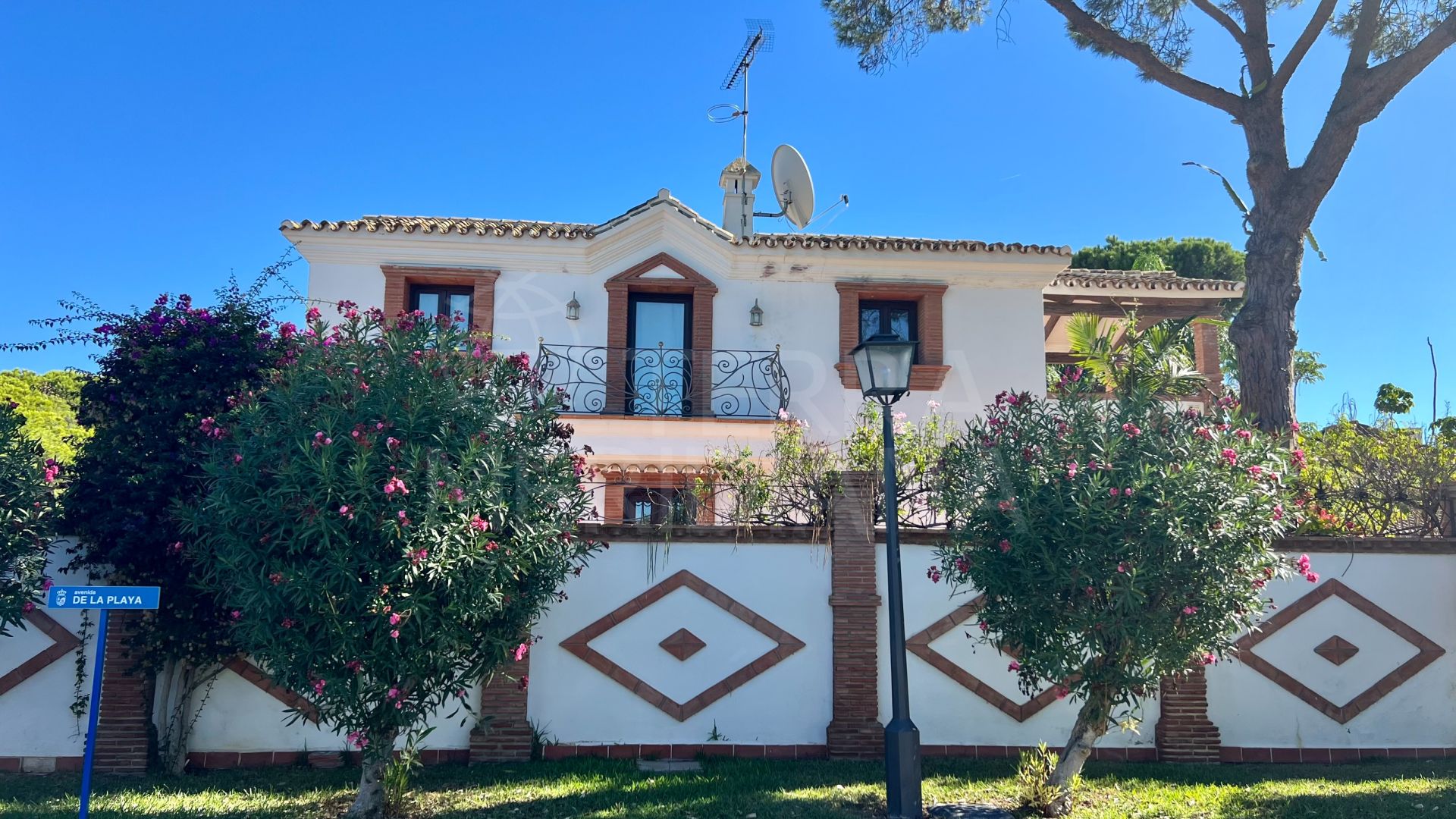 Villa in El Presidente, Estepona