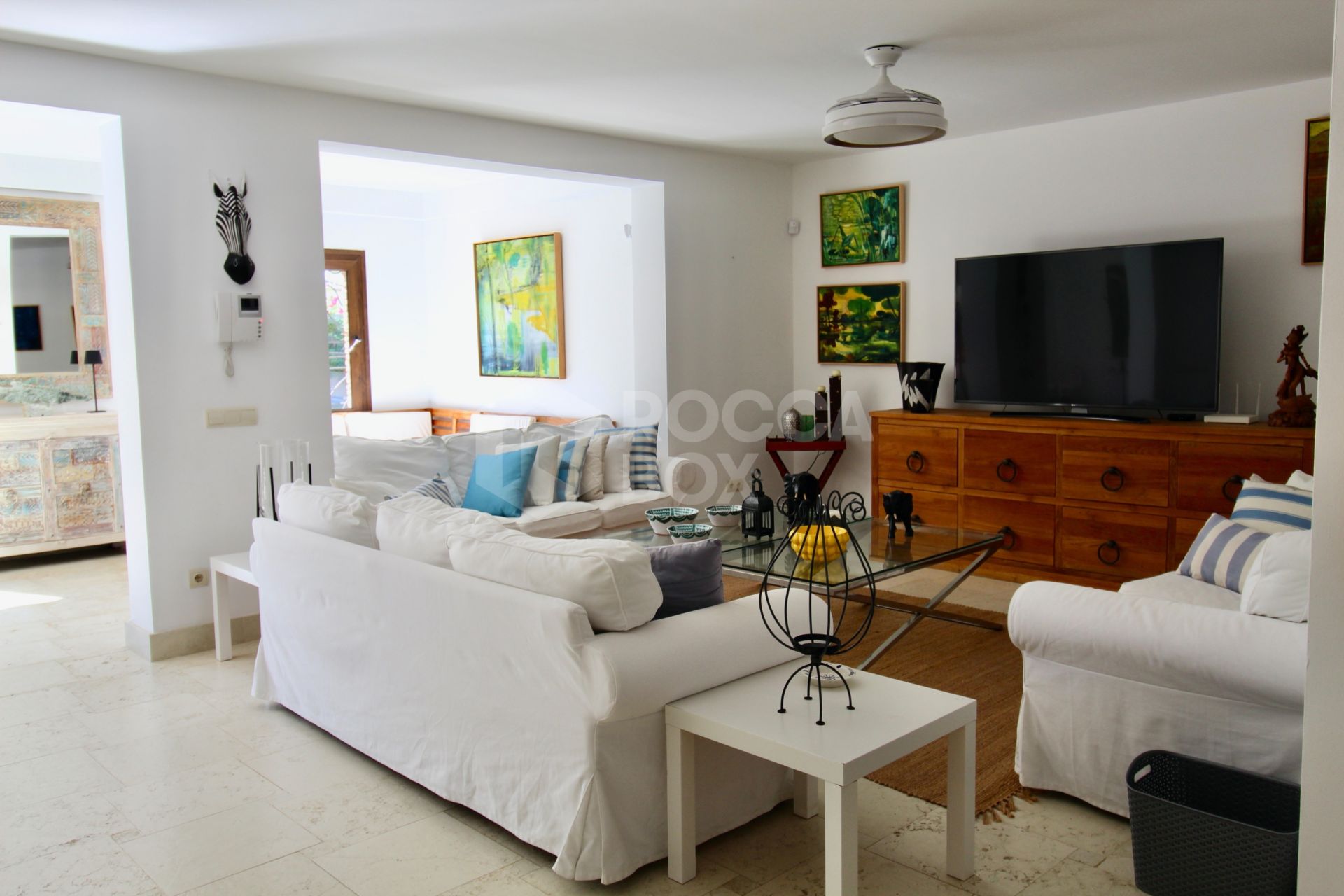 Beachside Mediterranean Villa for Sale in El Presidente, Marbella – Investment Opportunity