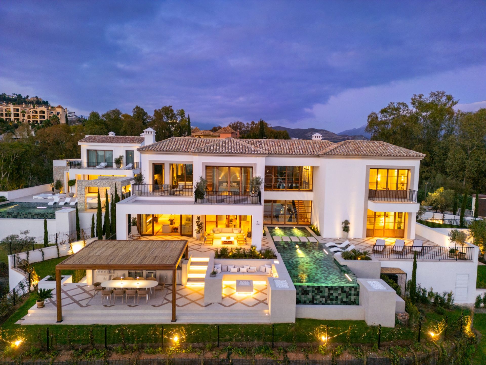 Villa for sale in The Hills, Benahavis