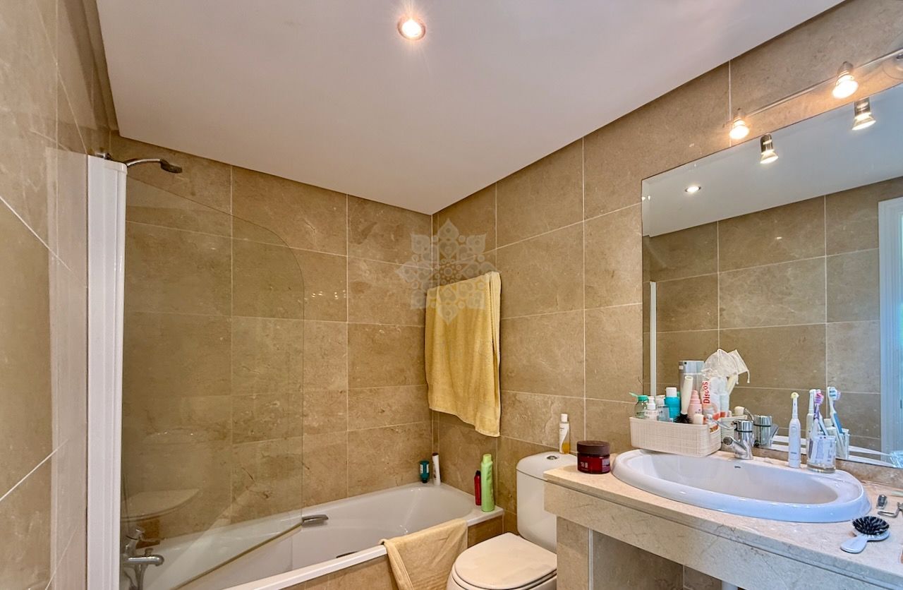 Penthouse in Marina Duquesa, Manilva