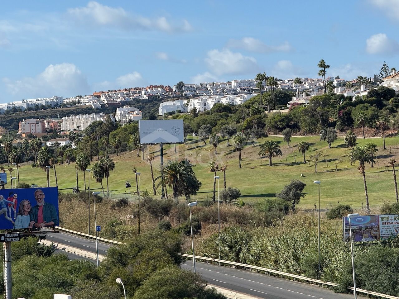 Exceptional penthouse with panoramic views in Duquesa Port, Manilva