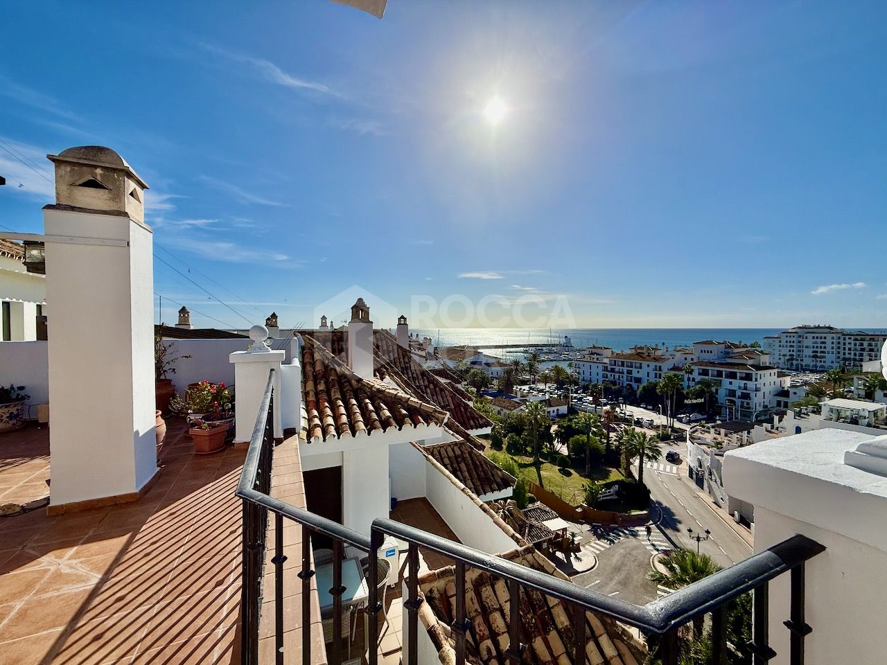 Exceptional penthouse with panoramic views in Duquesa Port, Manilva
