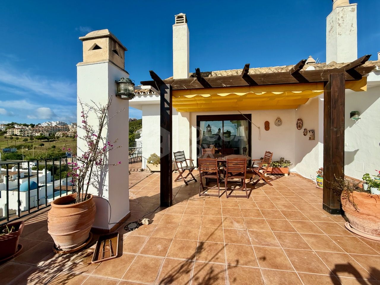 Exceptional penthouse with panoramic views in Duquesa Port, Manilva