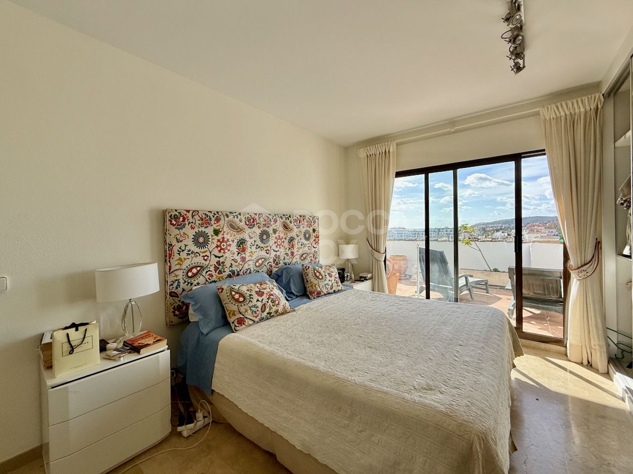 Exceptional penthouse with panoramic views in Duquesa Port, Manilva