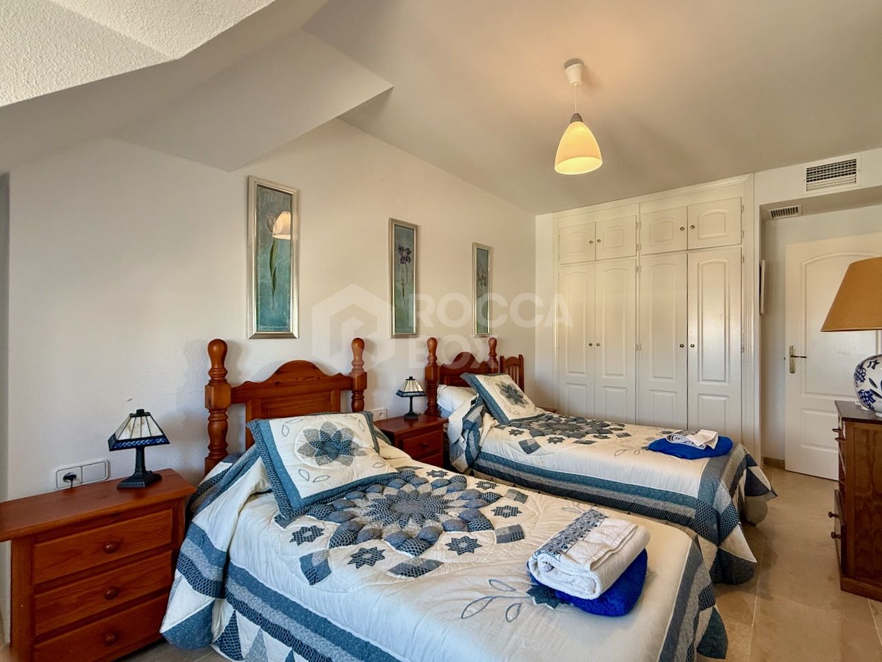 Exceptional penthouse with panoramic views in Duquesa Port, Manilva