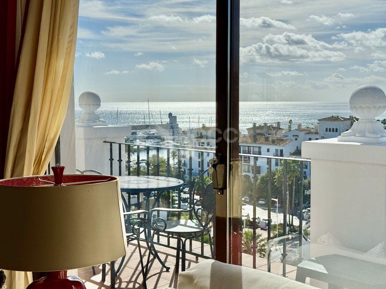 Exceptional penthouse with panoramic views in Duquesa Port, Manilva