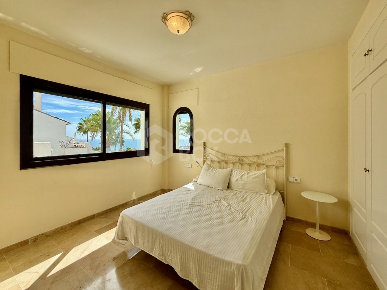 Apartment in Duquesa Golf close to the marina, Manilva