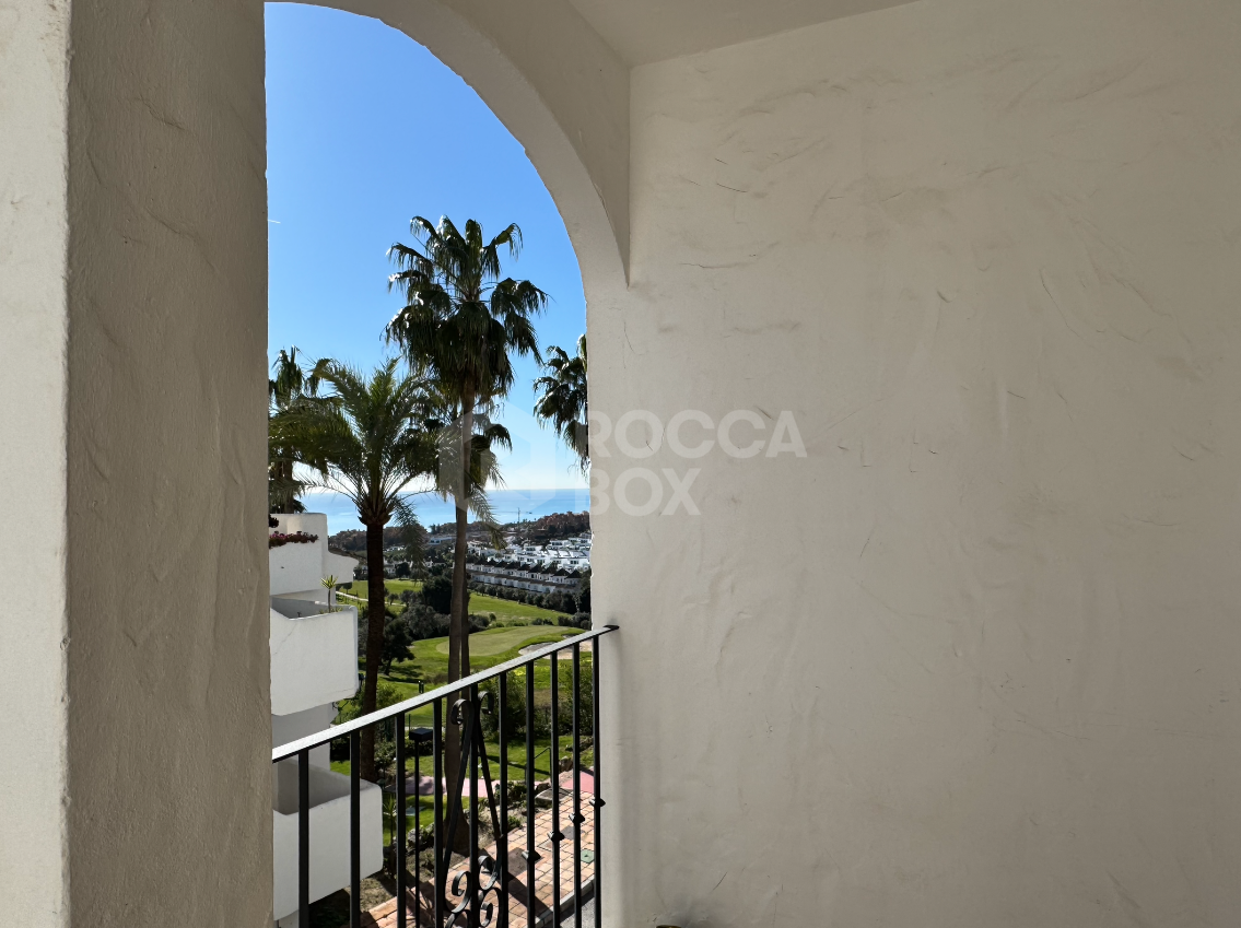 Apartment in Duquesa Golf close to the marina, Manilva