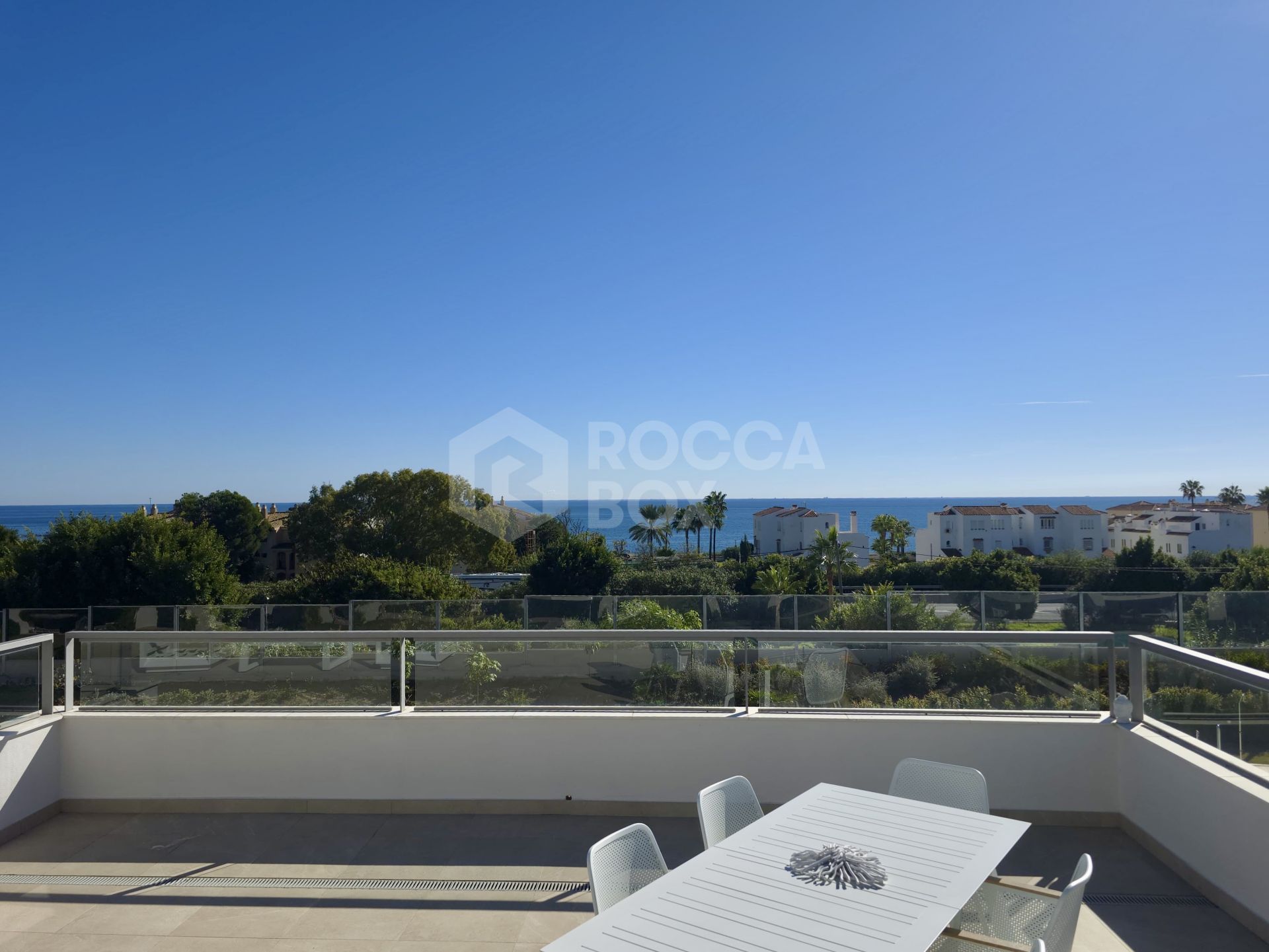 Penthouse with panoramic sea view and solarium, Casares