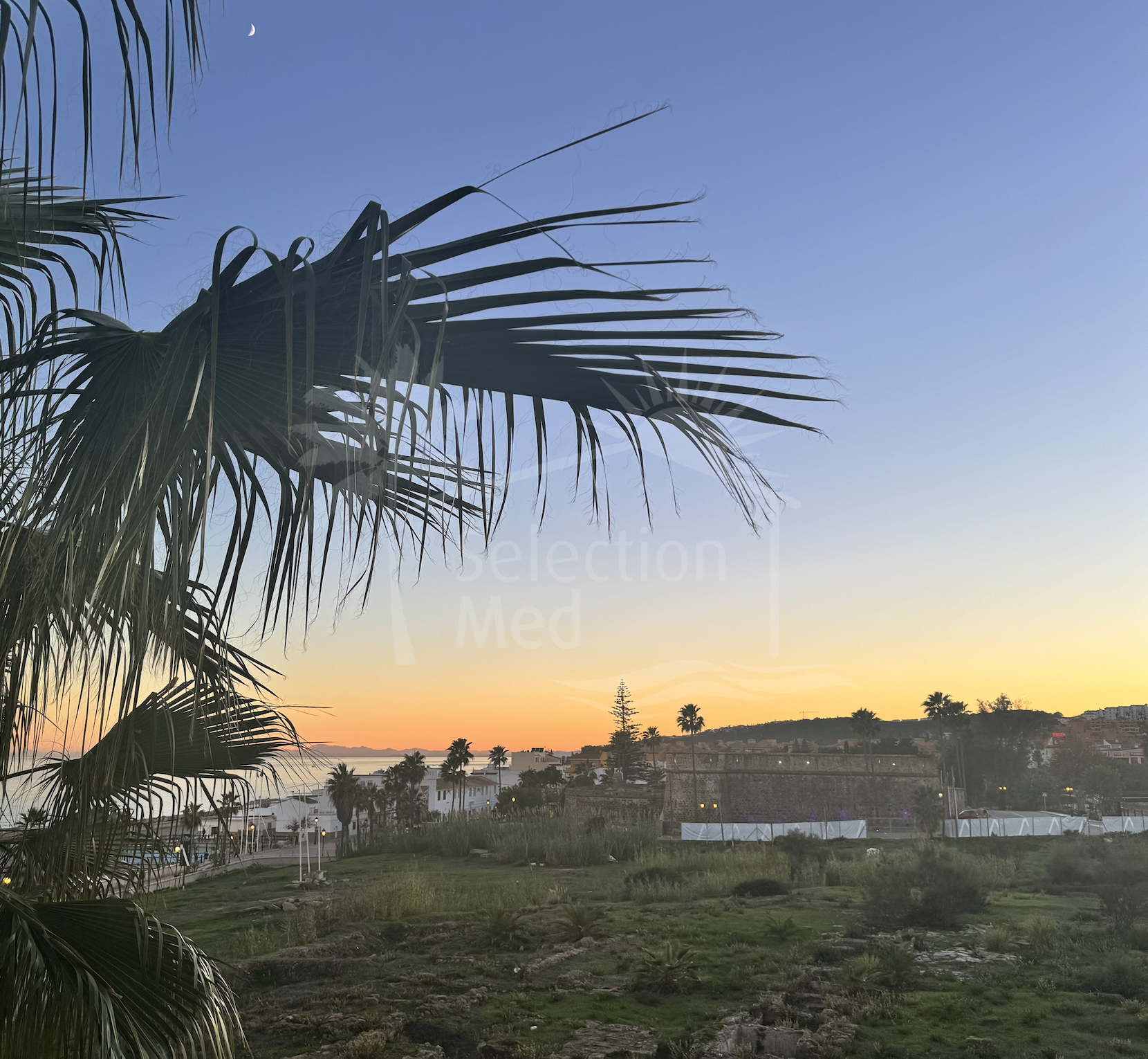 Frontline beach apartment 5min walk to Duquesa Port, Manilva