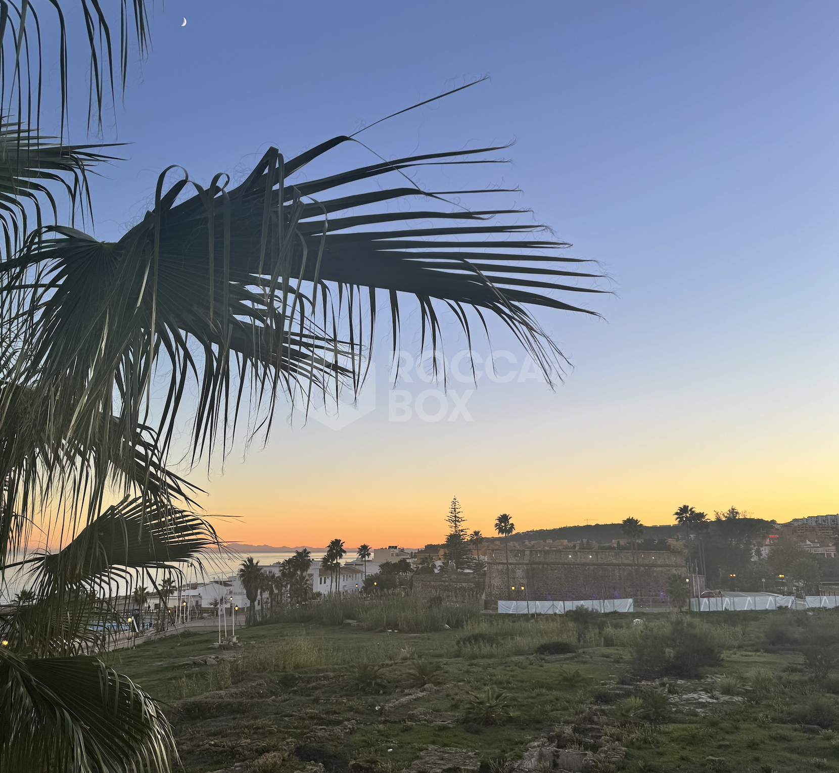 Frontline beach apartment 5min walk to Duquesa Port, Manilva