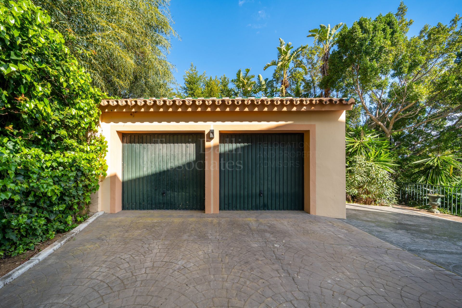 Villa in El Madroñal, Benahavis