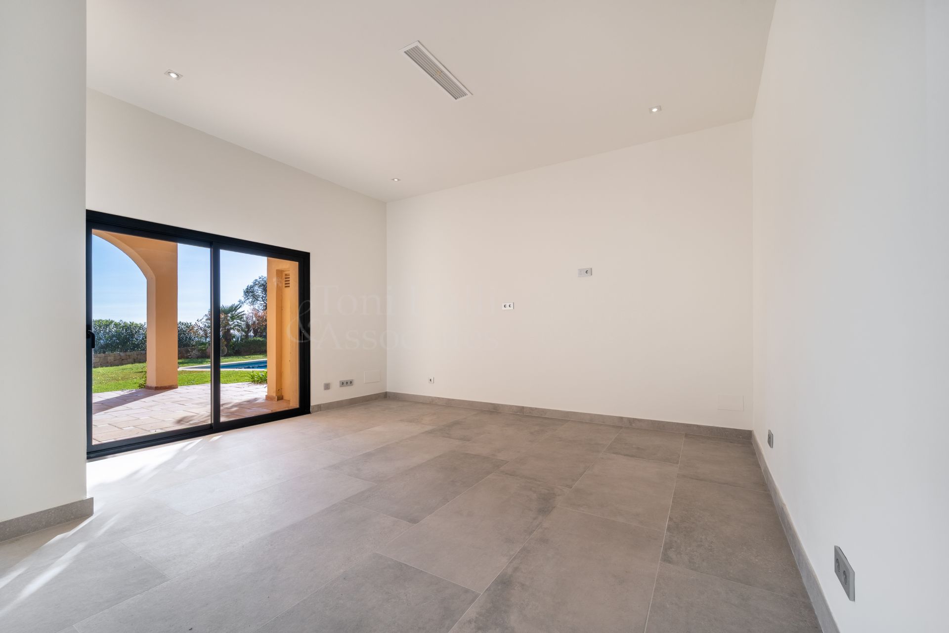 Villa in El Madroñal, Benahavis