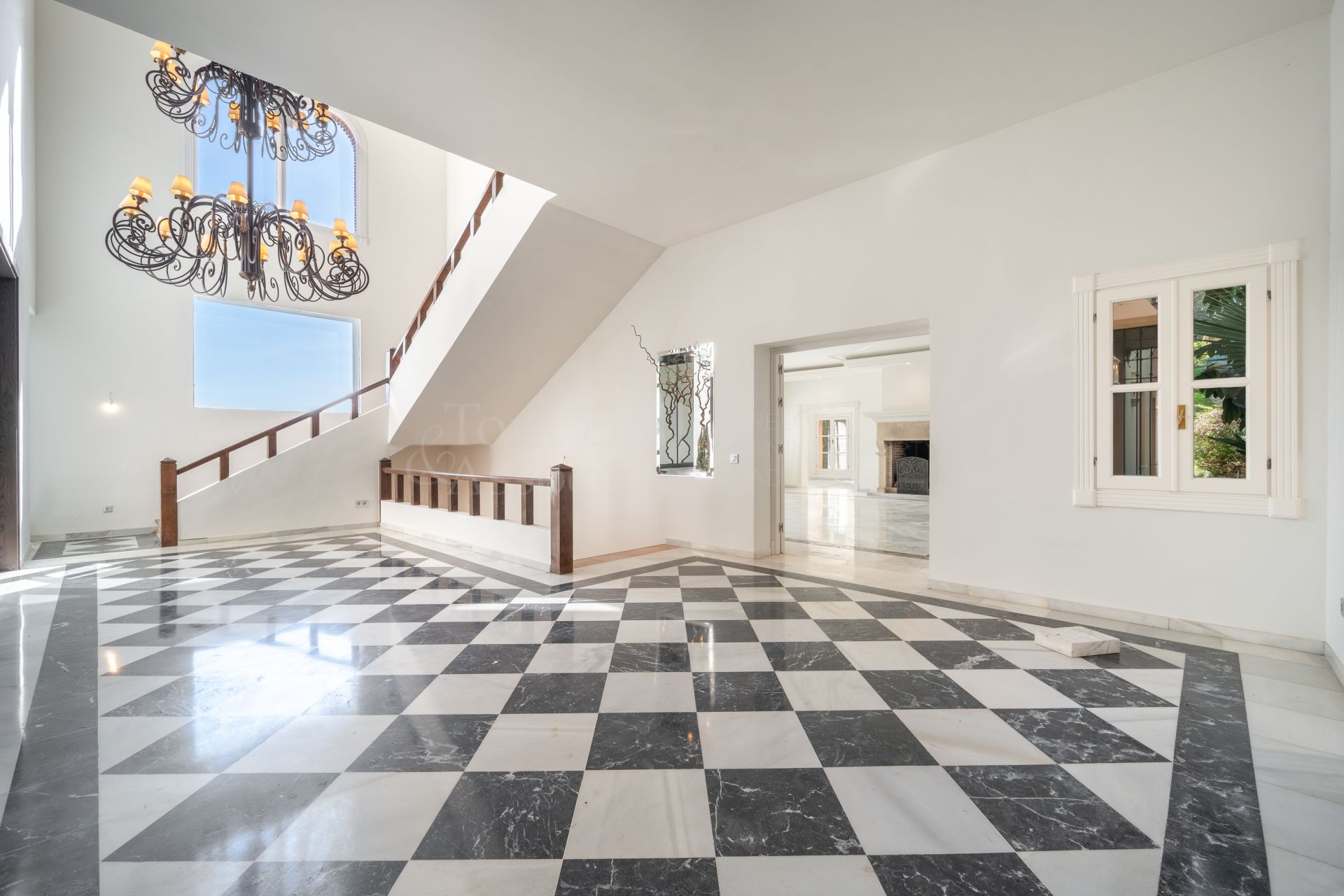 Villa in El Madroñal, Benahavis