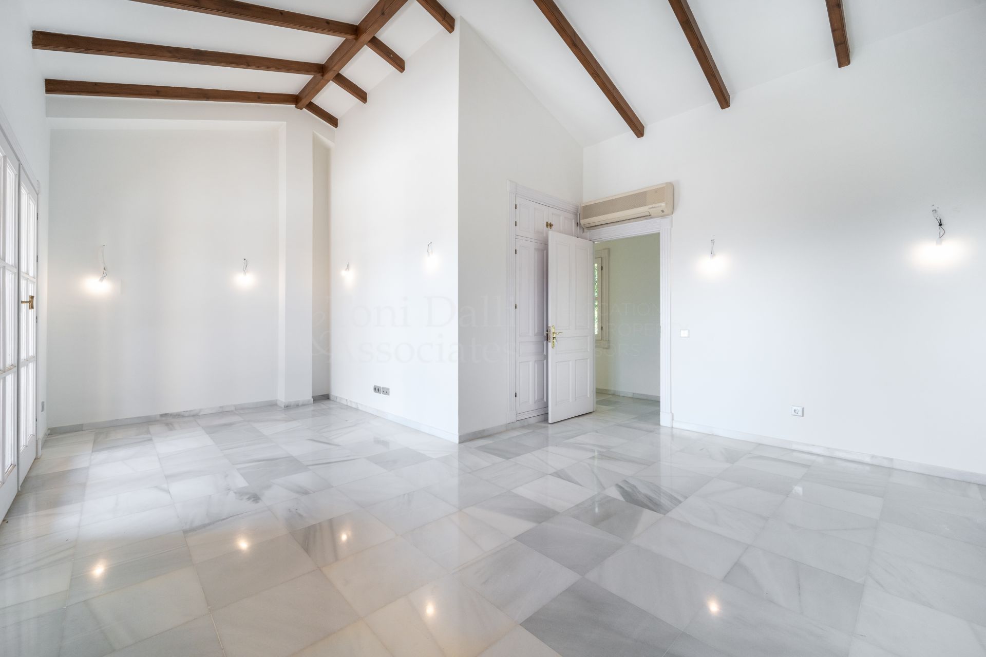 Villa in El Madroñal, Benahavis