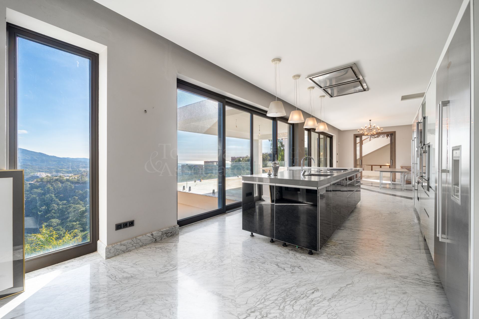 Villa in El Madroñal, Benahavis