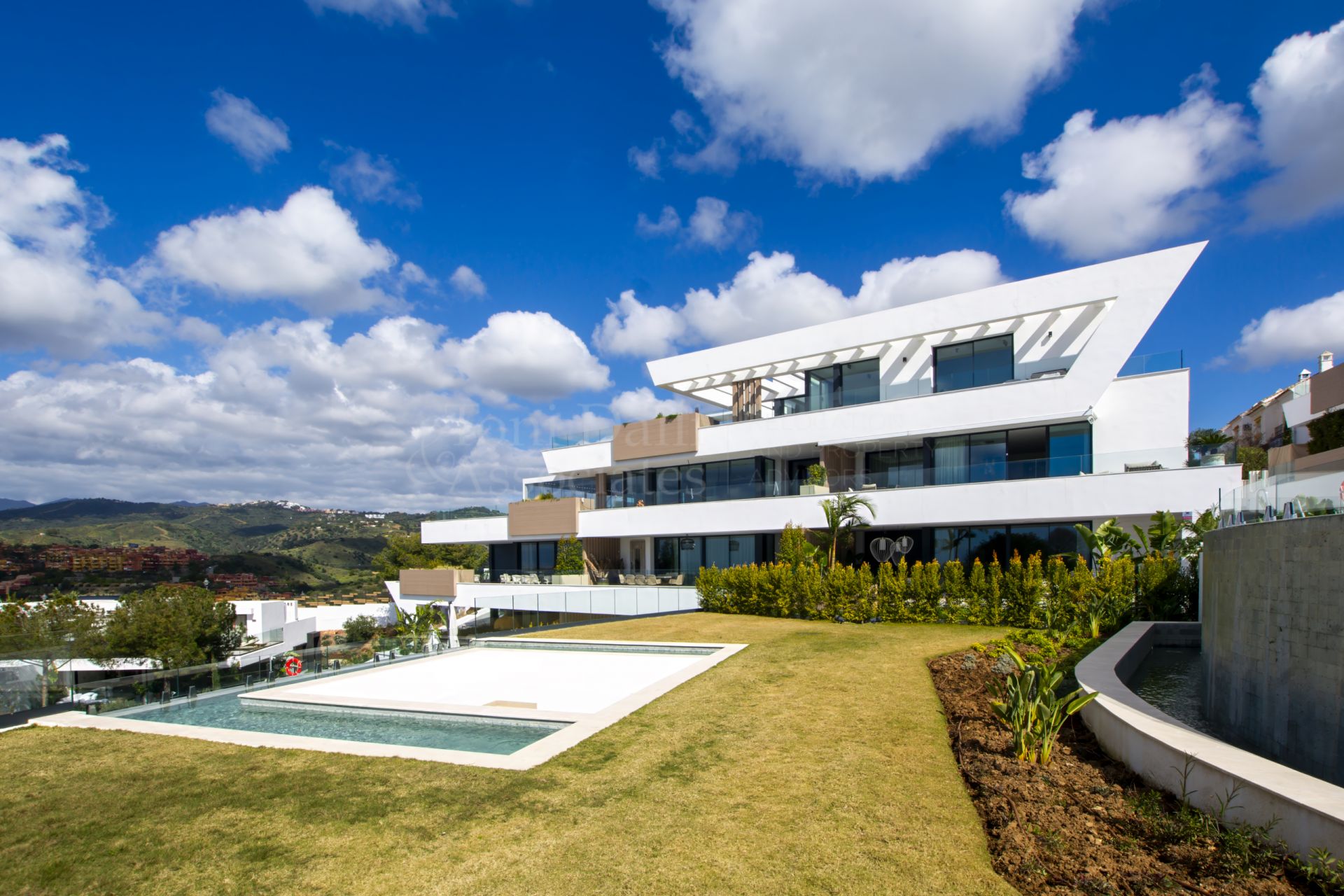 Ground Floor Apartment in Cabopino, Marbella