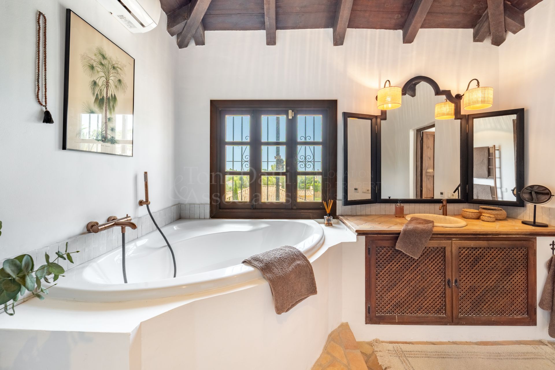 Semi Detached Villa in Marbella Hill Club, Marbella