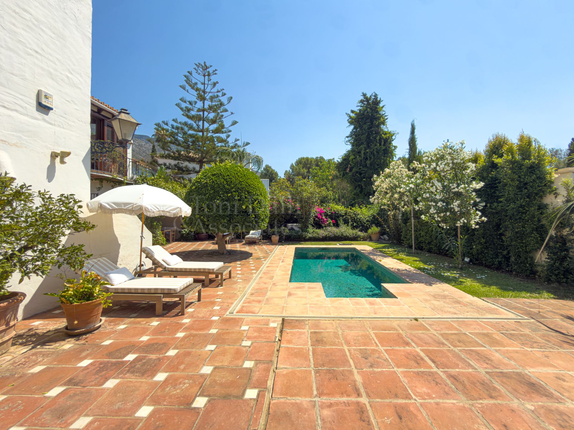 Semi Detached Villa in Marbella Hill Club, Marbella
