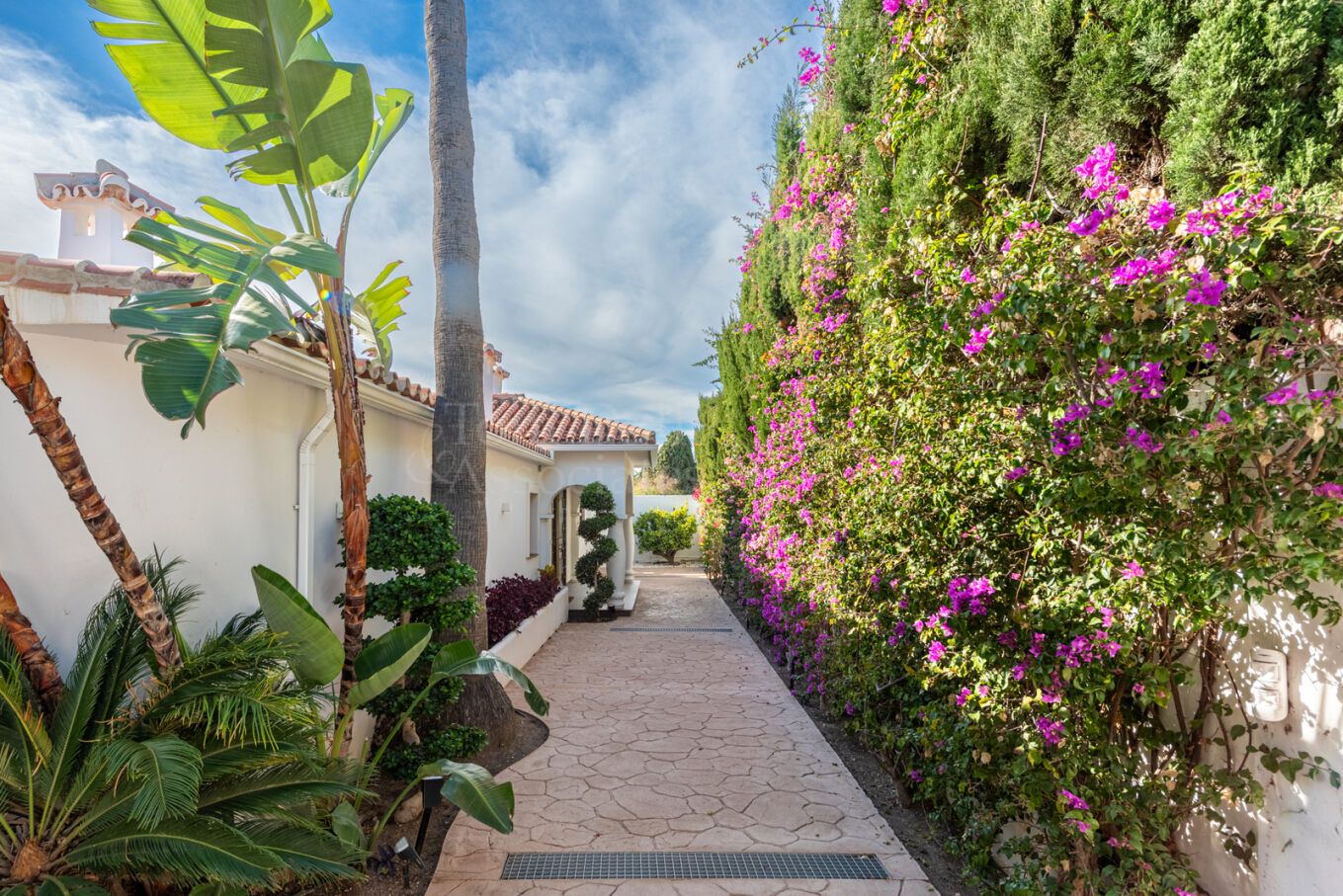 Villa in El Real Panorama, Marbella