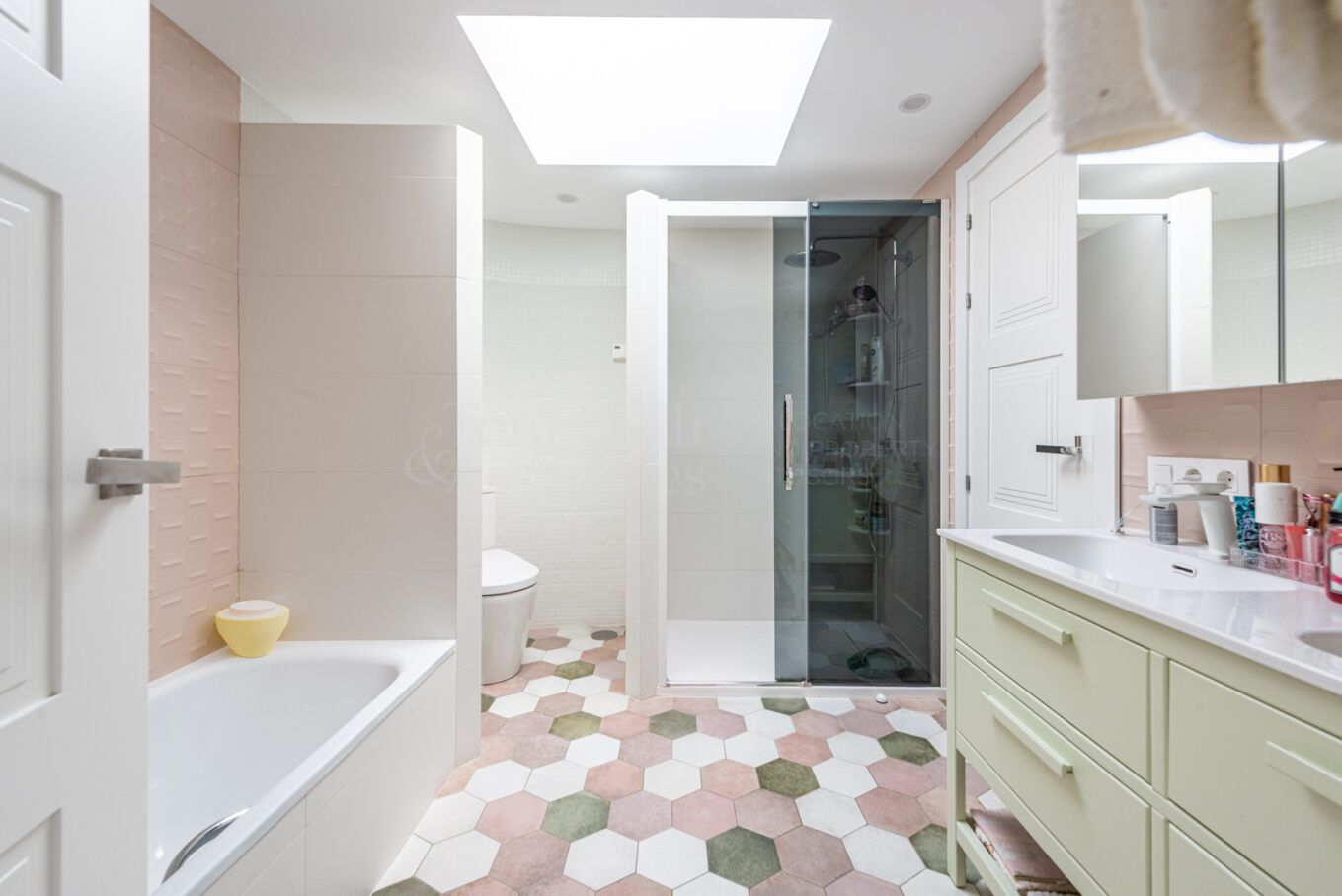 Villa in El Real Panorama, Marbella