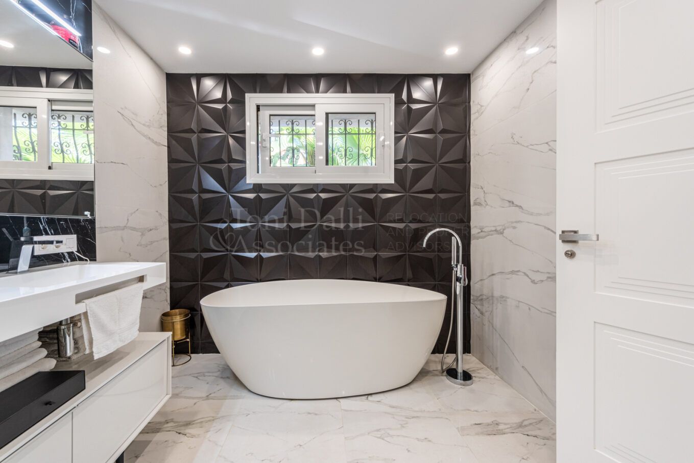 Villa in El Real Panorama, Marbella